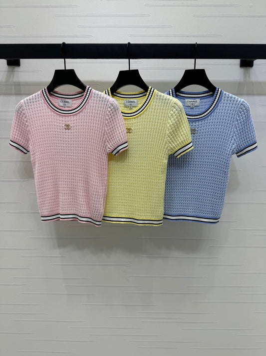 Round neck slim fit knit short sleeves