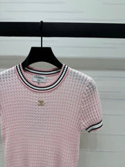 Round neck slim fit knit short sleeves