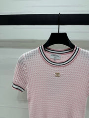 Round neck slim fit knit short sleeves