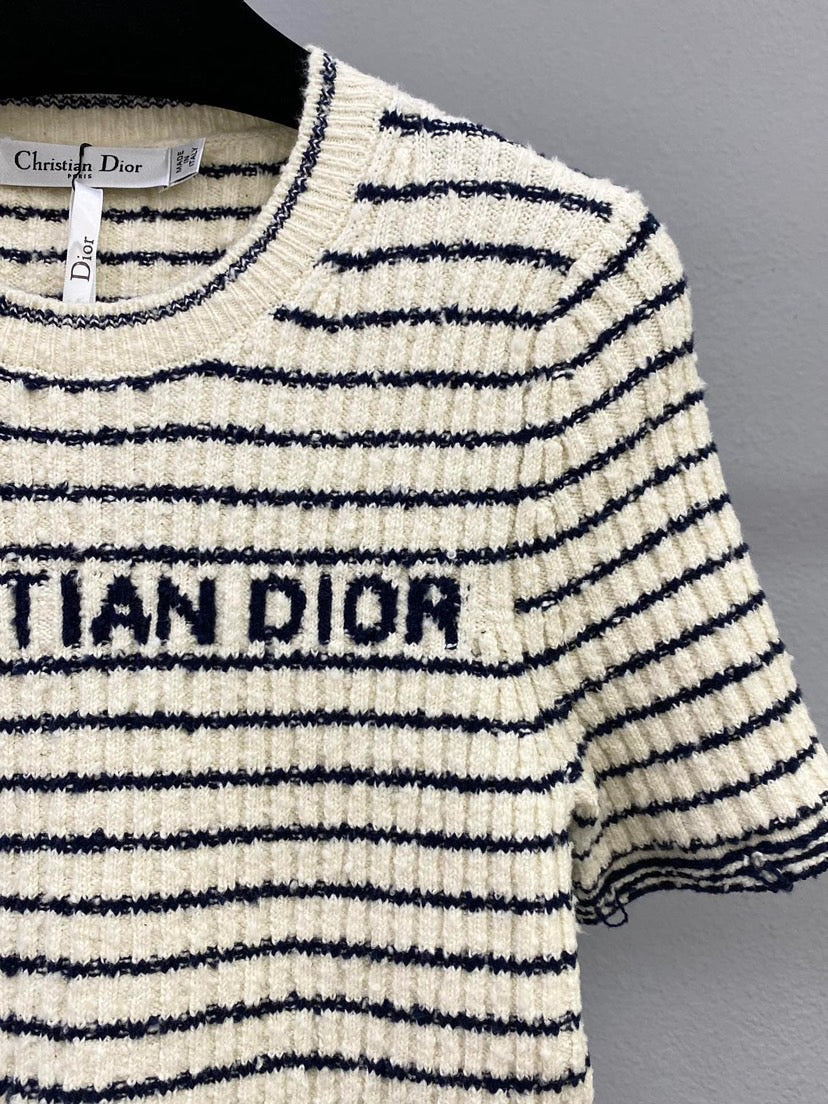 Strickoberteil mit Rundhalsausschnitt und kurzen Ärmeln