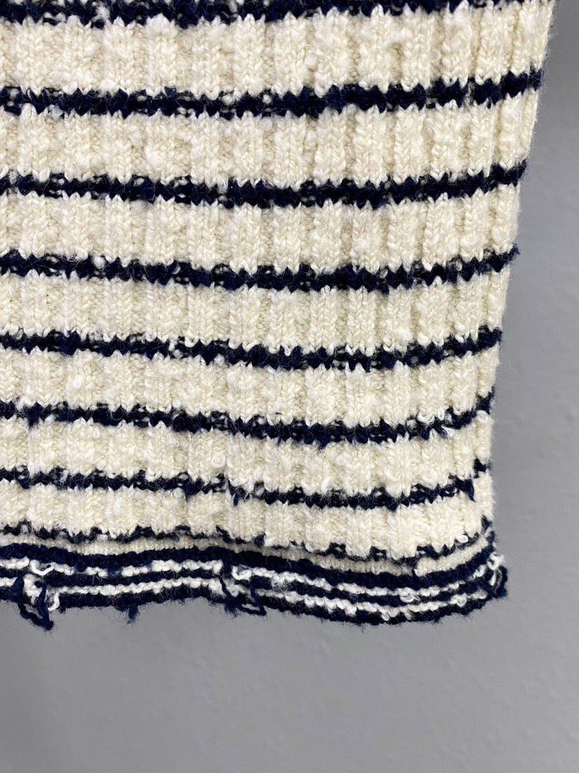 Strickoberteil mit Rundhalsausschnitt und kurzen Ärmeln