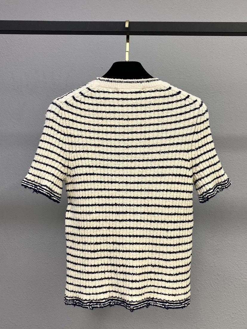 Strickoberteil mit Rundhalsausschnitt und kurzen Ärmeln