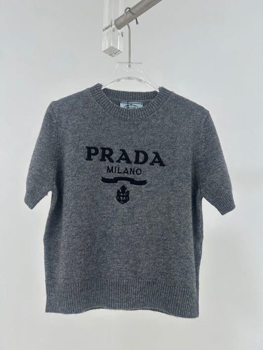 Manches courtes en laine tricotée avec logo lettre brodé 3D