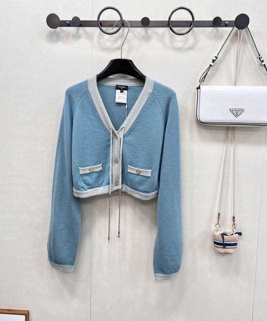 Cardigan court en maille à nouer avec ourlet contrasté