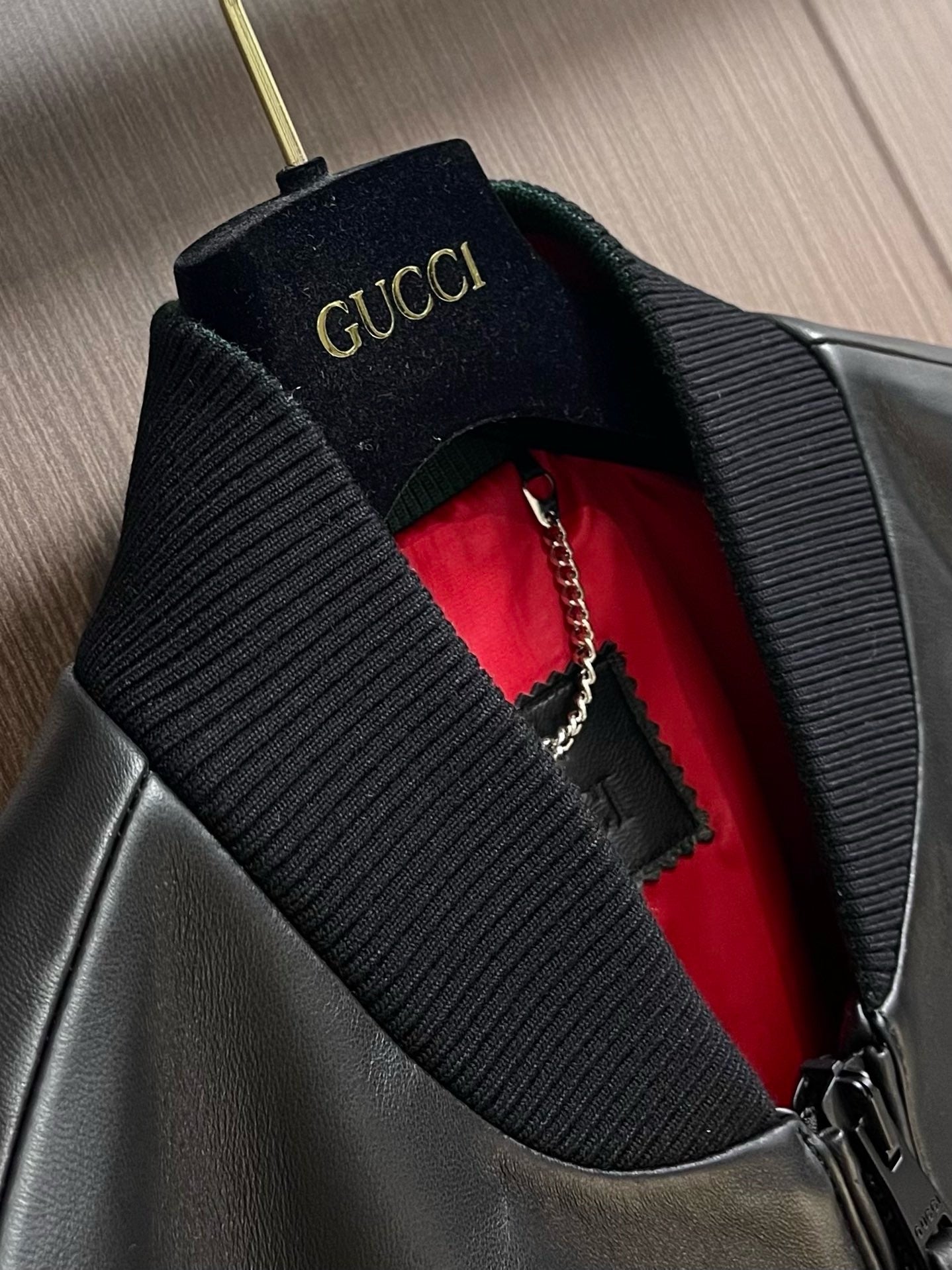 Veste en cuir gaufré