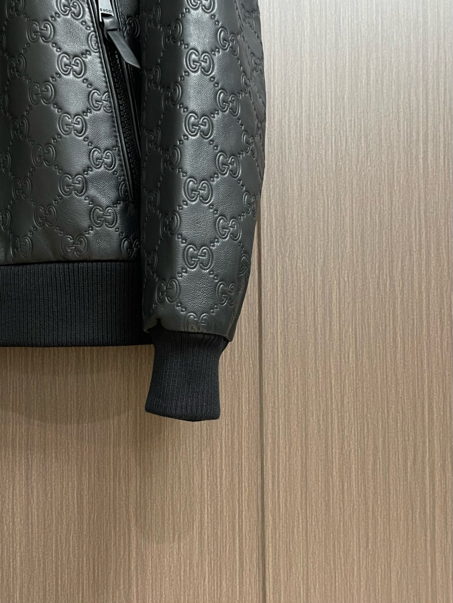 Veste en cuir gaufré