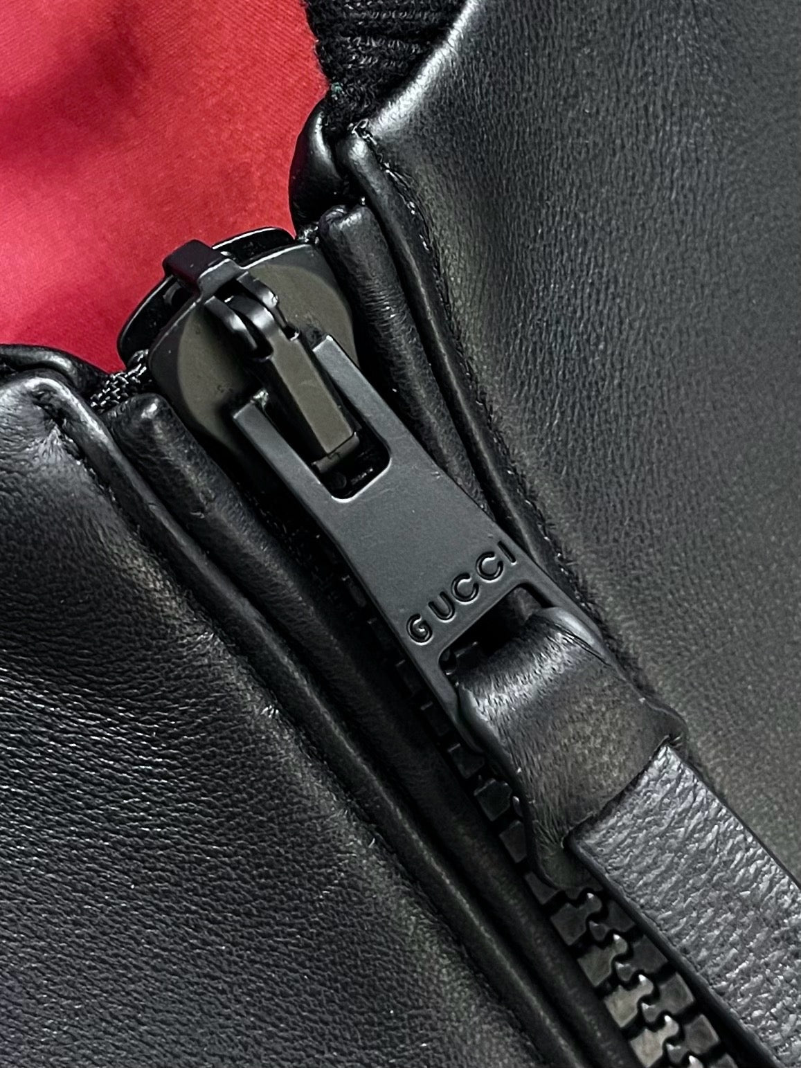 Veste en cuir gaufré