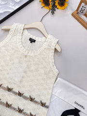Gold thread butterfly embroidery knitted vest