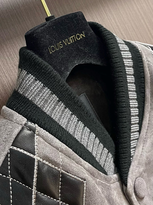 veste en cuir à losanges donnée