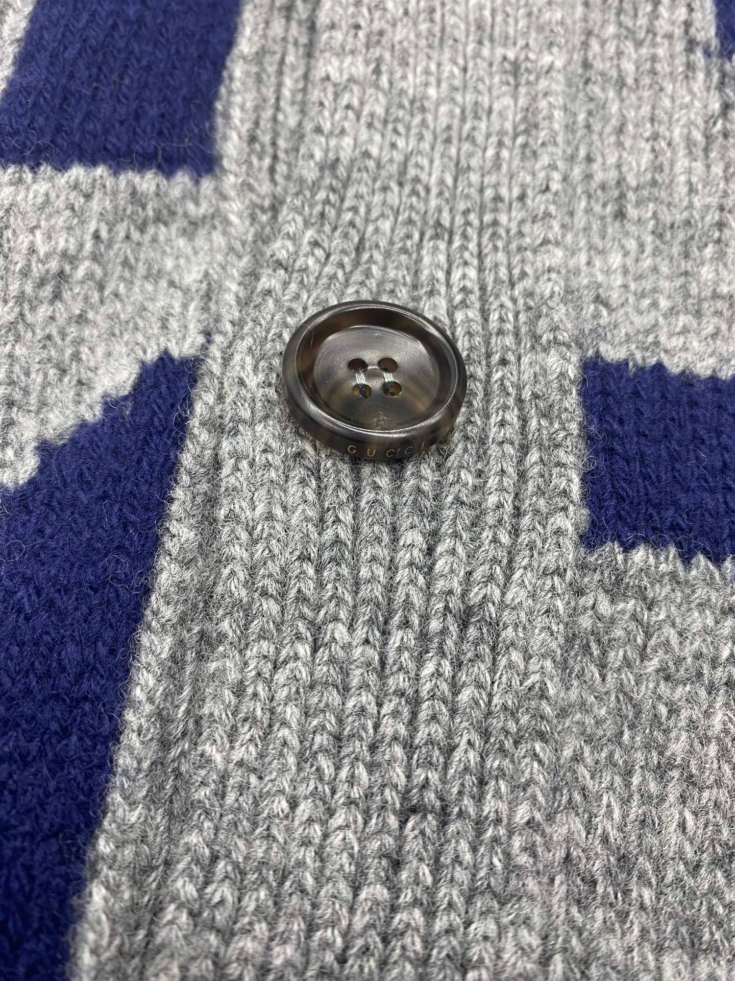 Intarsien-Cardigan aus Wolle