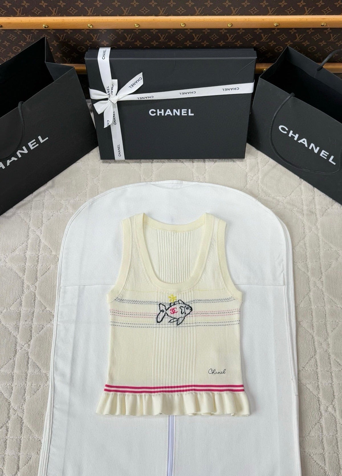 25P Fish knitted vest camisole