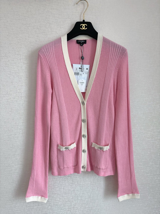 Cardigan rose de la collection Plage