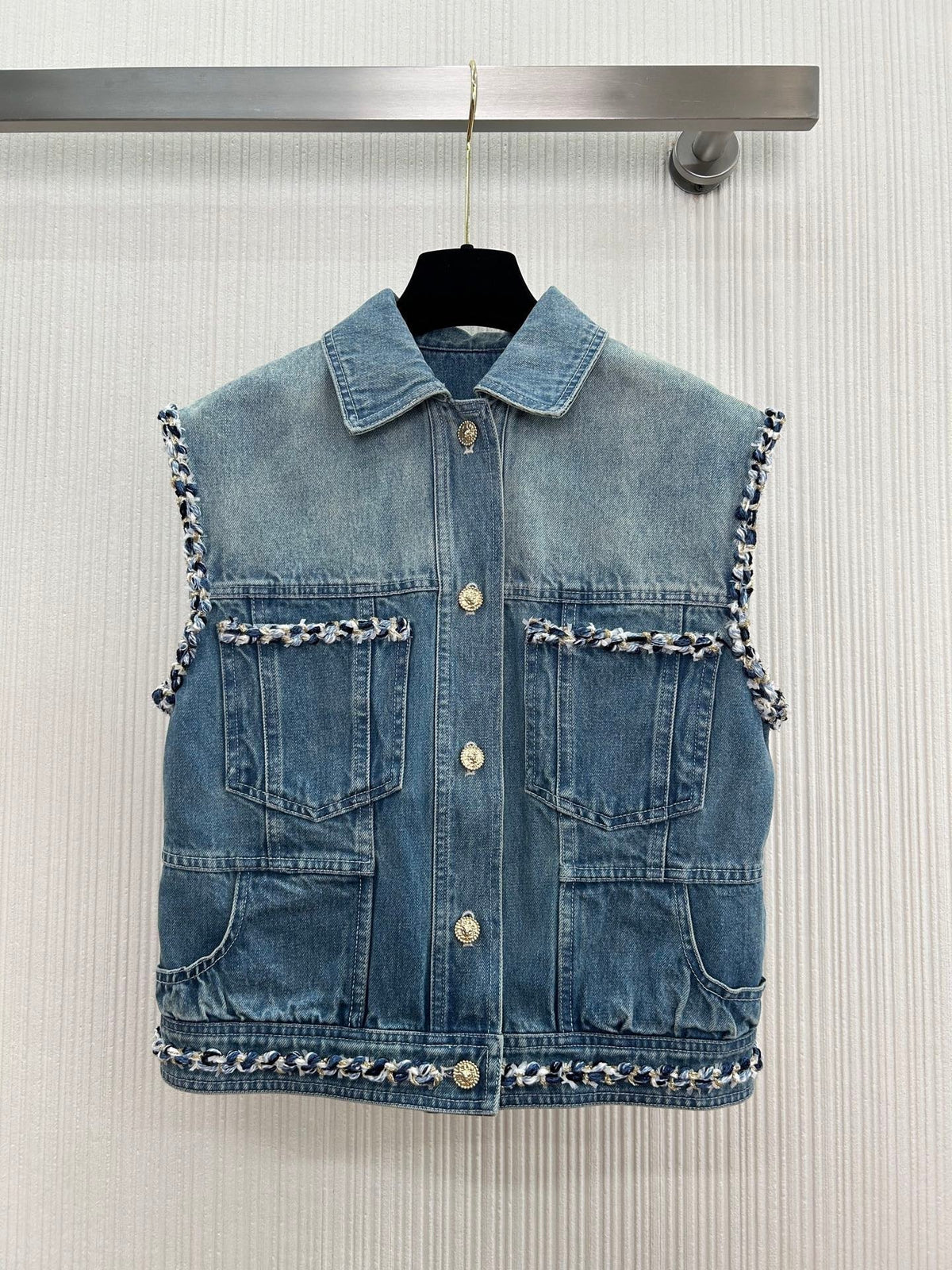 Nostalgic washed denim jeans