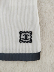 C nspired Knitted Vest