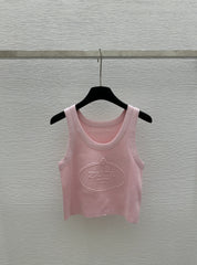Solid color round neck letter embossed knitted vest