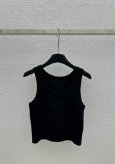 Solid color round neck letter embossed knitted vest