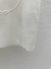 Solid color round neck letter embossed knitted vest