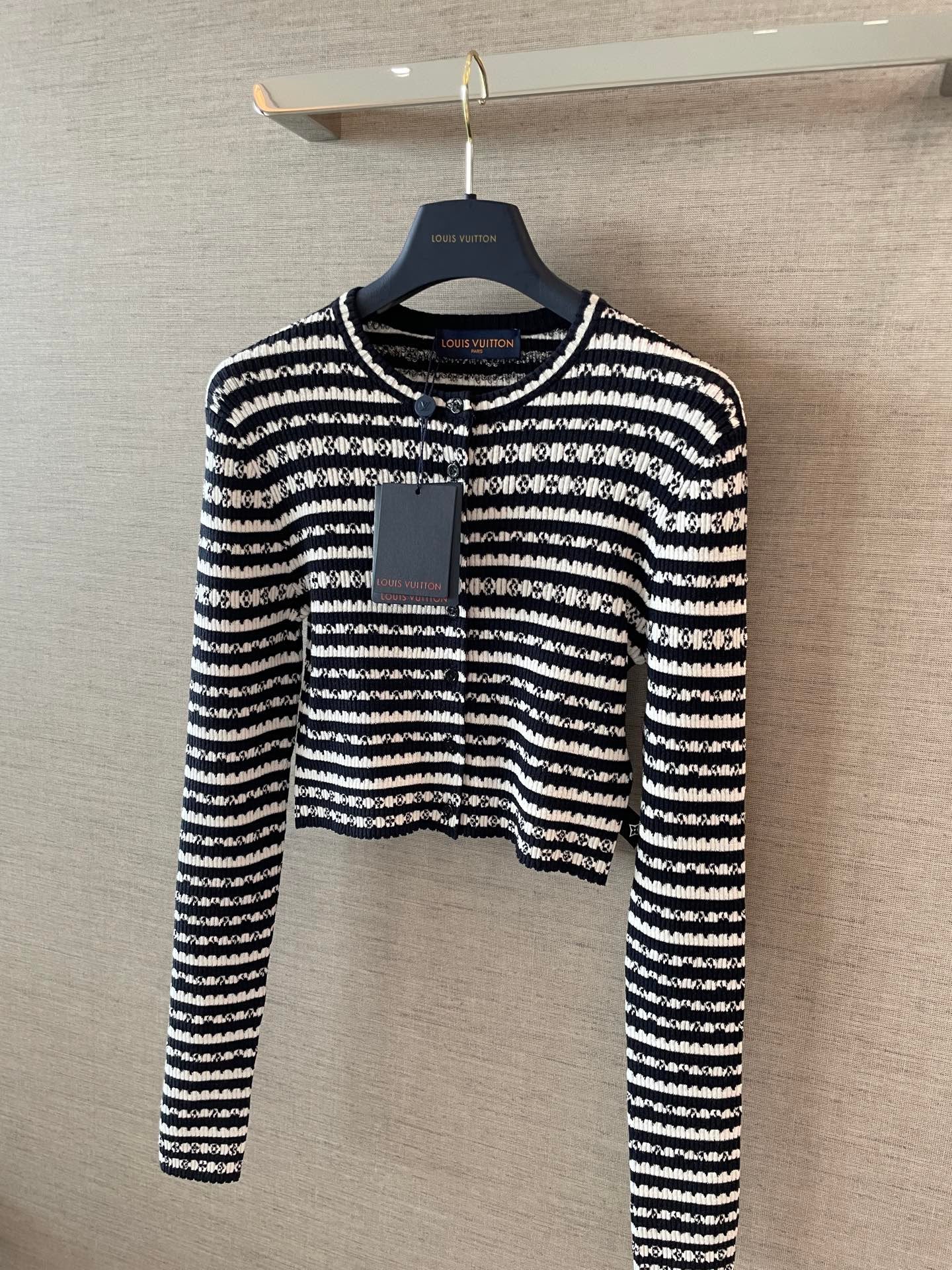 Gehäkelte Strickjacke