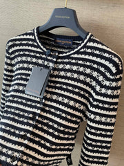 Cardigan tricoté au crochet