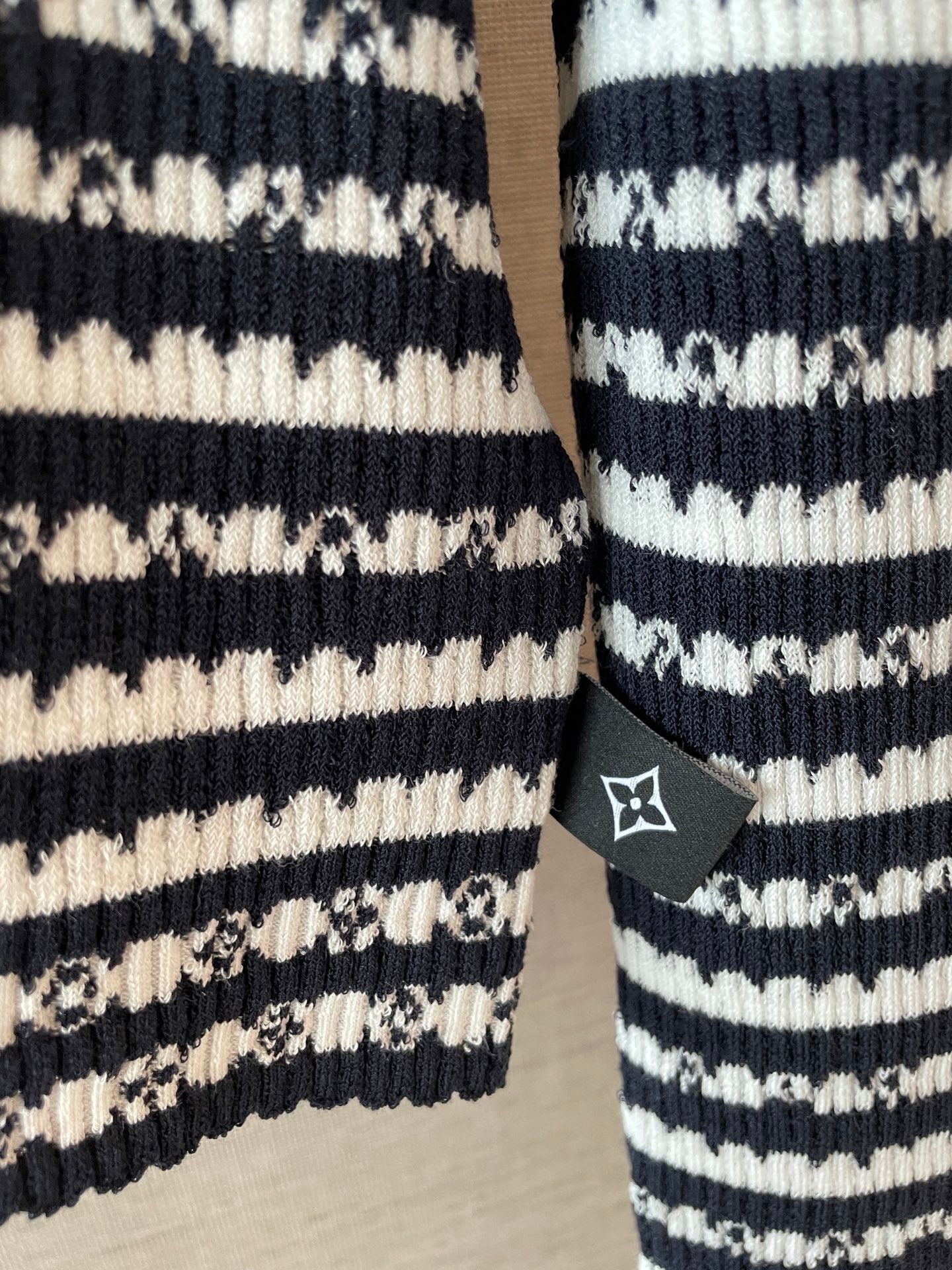 Gehäkelte Strickjacke