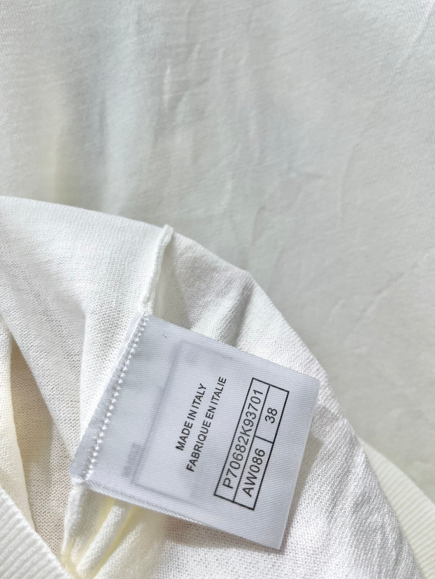 Cardigan tricoté à col en V et blocs de couleurs avec nœud