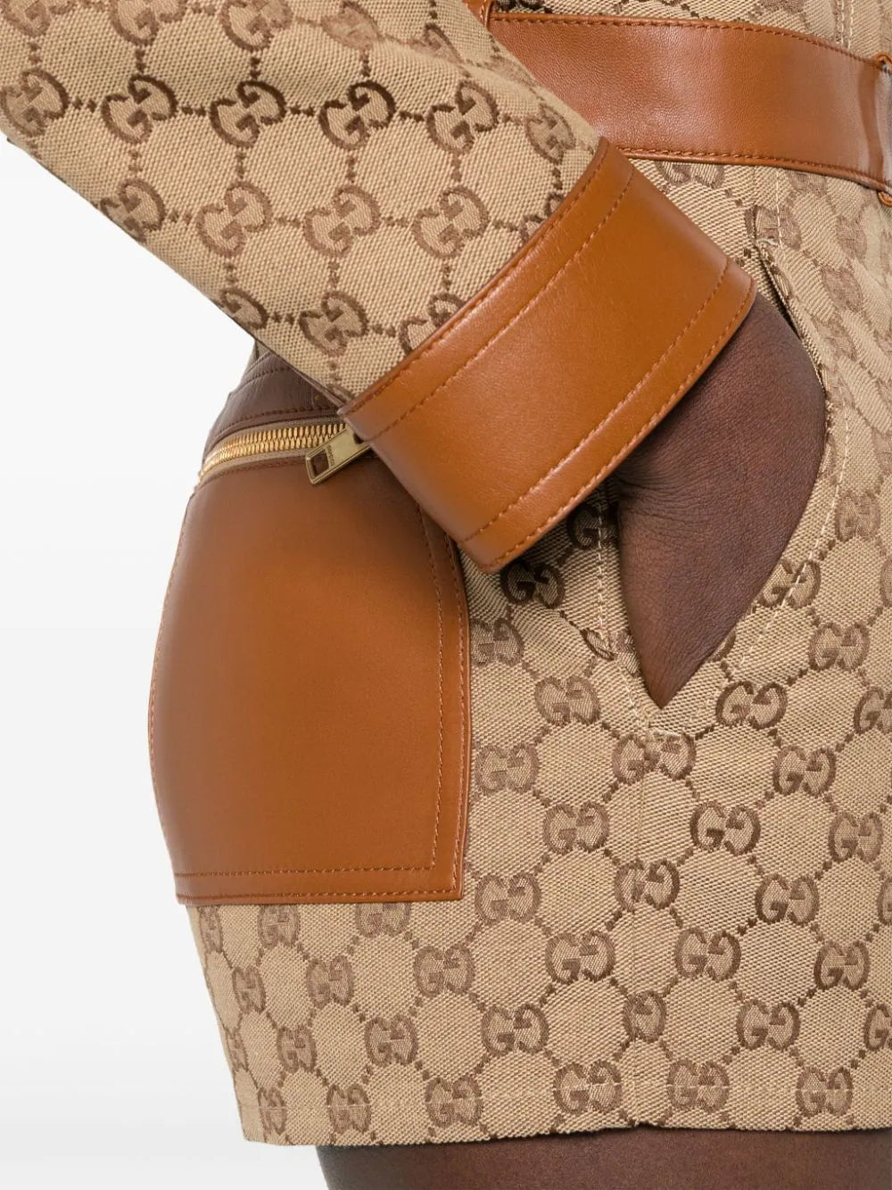 Short en toile et cuir