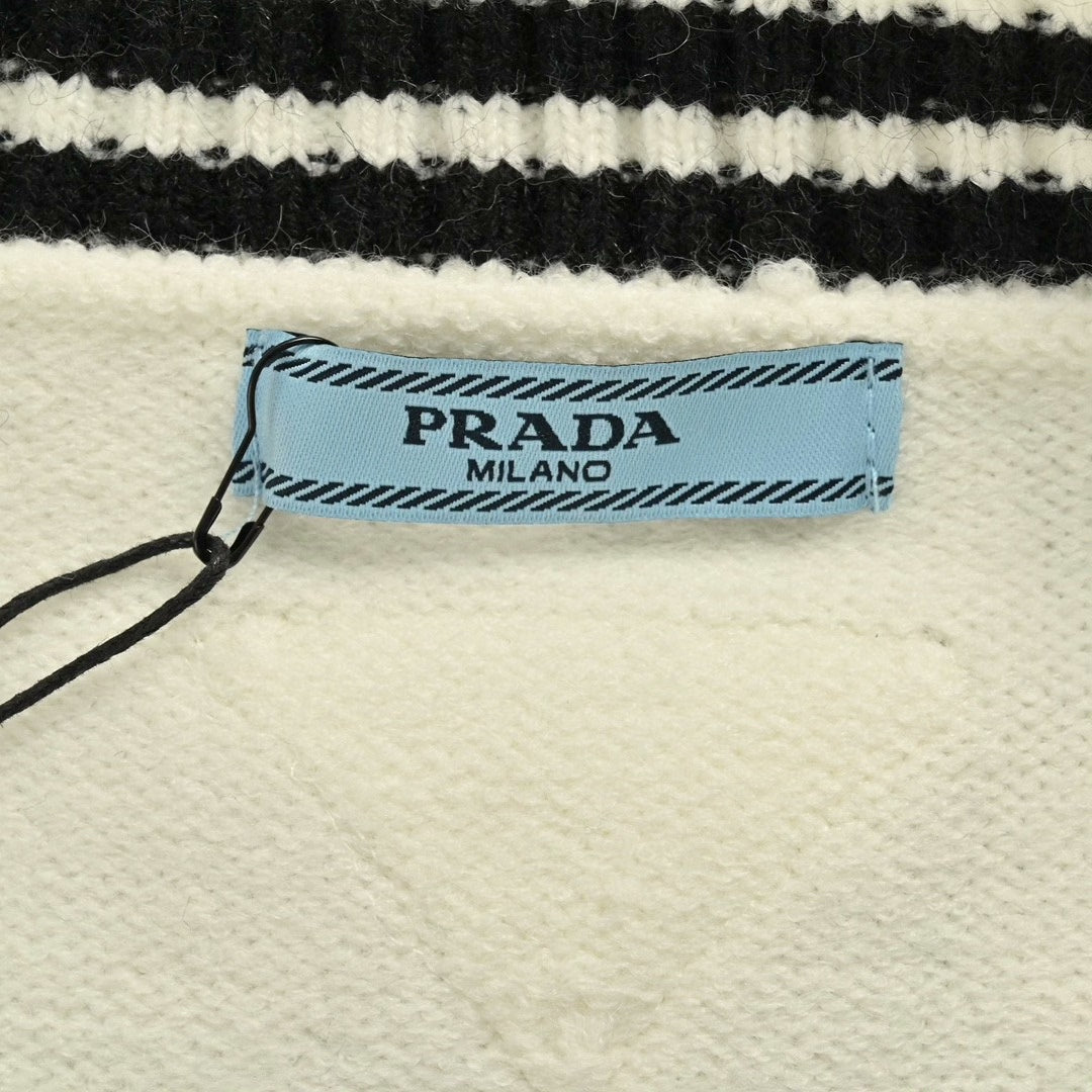 Pull cardigan preppy à appliqués