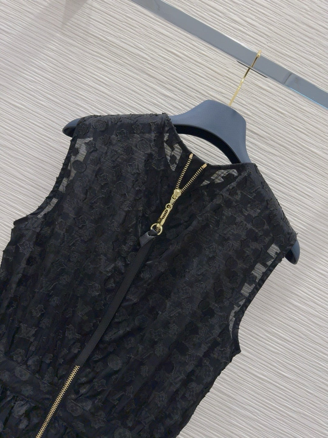 Robe midi à volants en dentelle noire 