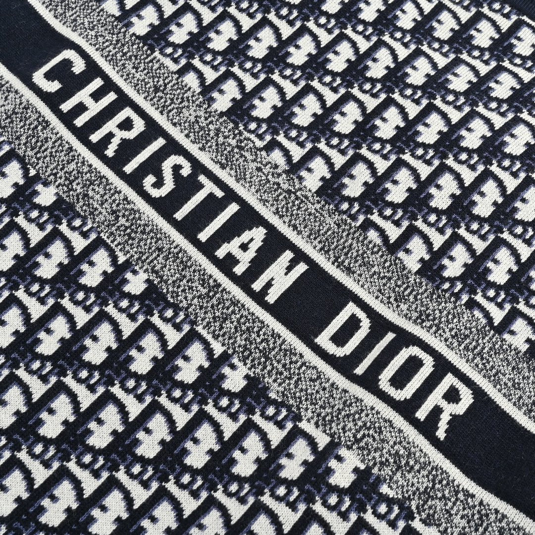 Wendbarer Rundhalsausschnitt aus Jacquard-Strickkaschmir für Presbyopie