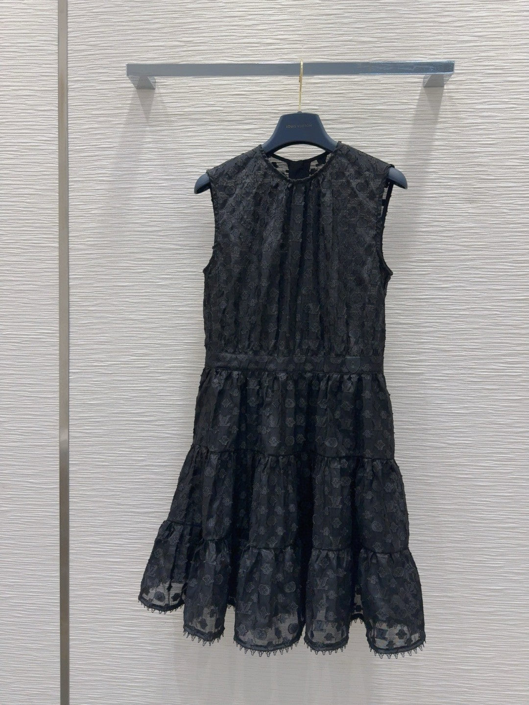 Robe midi à volants en dentelle noire 