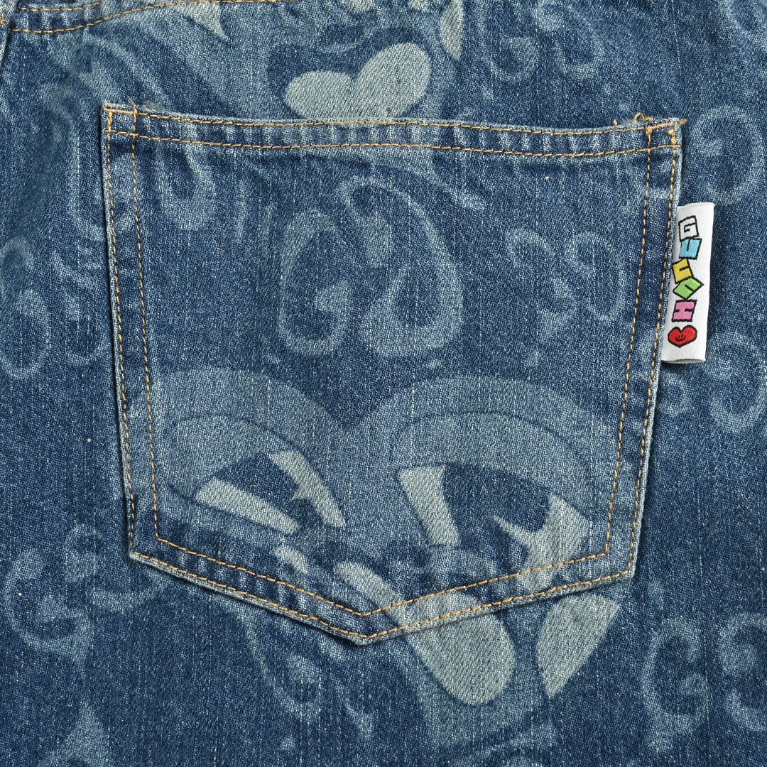 flüssiger herzförmiger Jeansanzug 