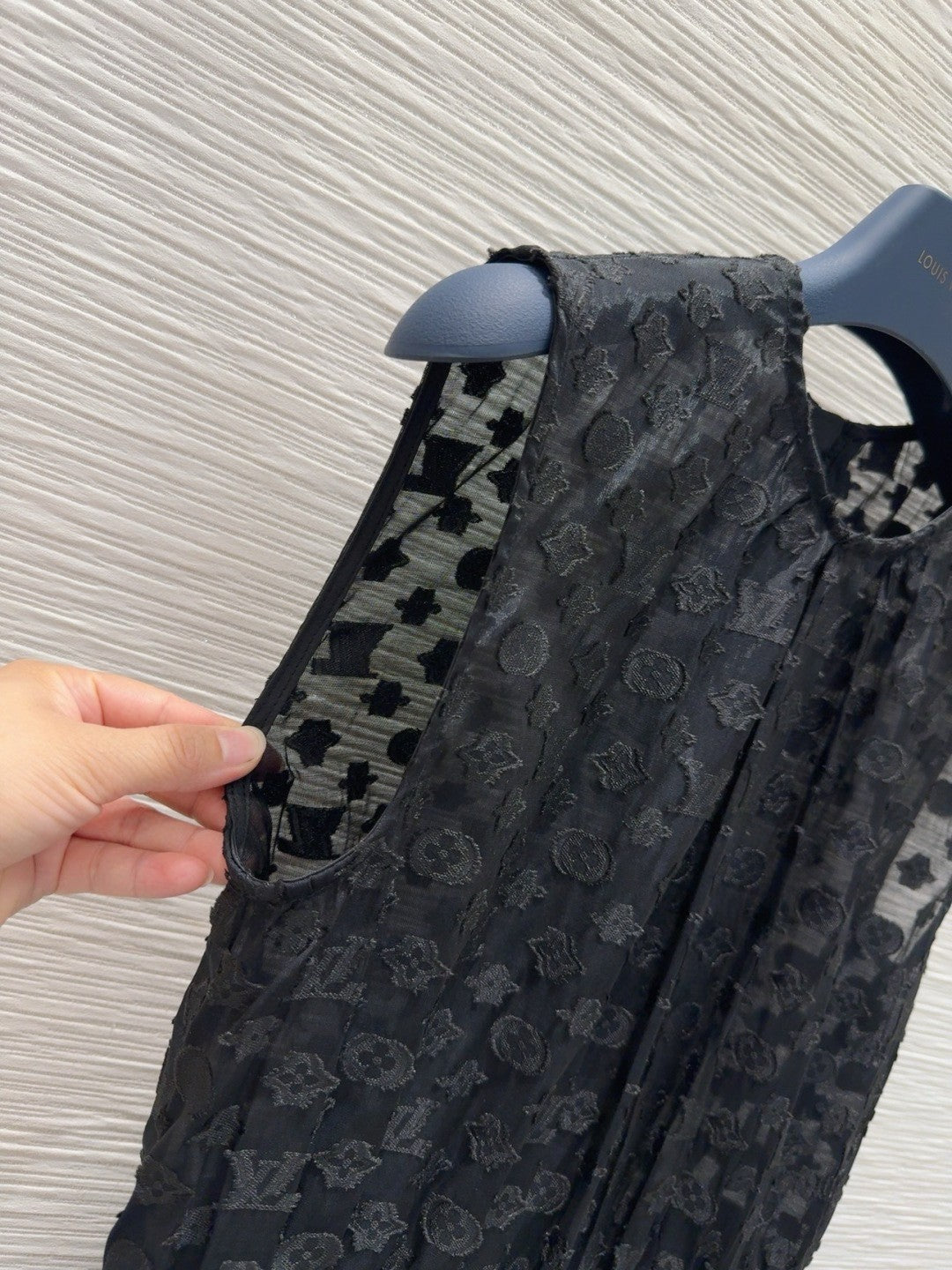 Robe midi à volants en dentelle noire 