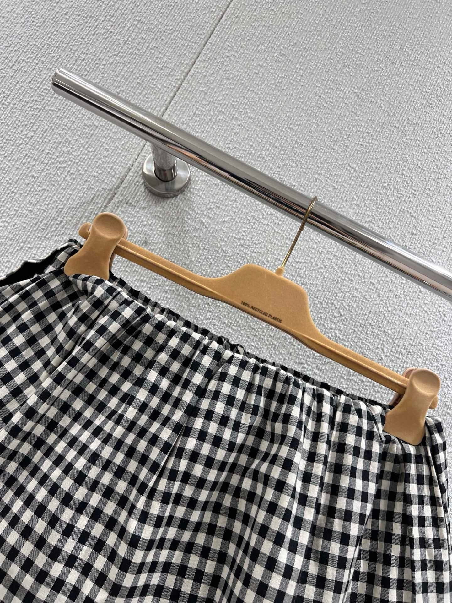 Mini-jupe vichy noire et blanche 