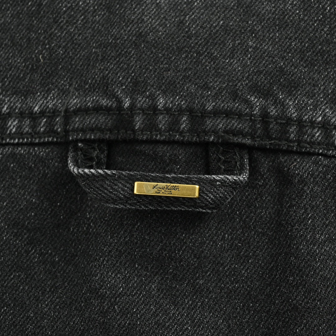 Jeansjacke mit Taschenprägung