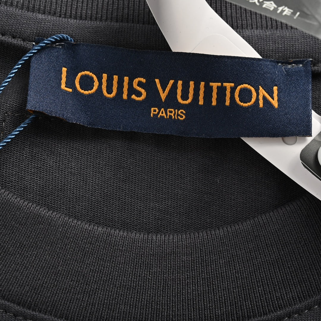 Kurze Ärmel mit dickem, gesticktem Logo 