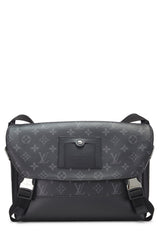 Monogram Eclipse Voyager Messenger PM - Schwarz 