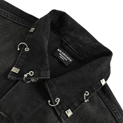 Veste en jean à bout effiloché et rivets