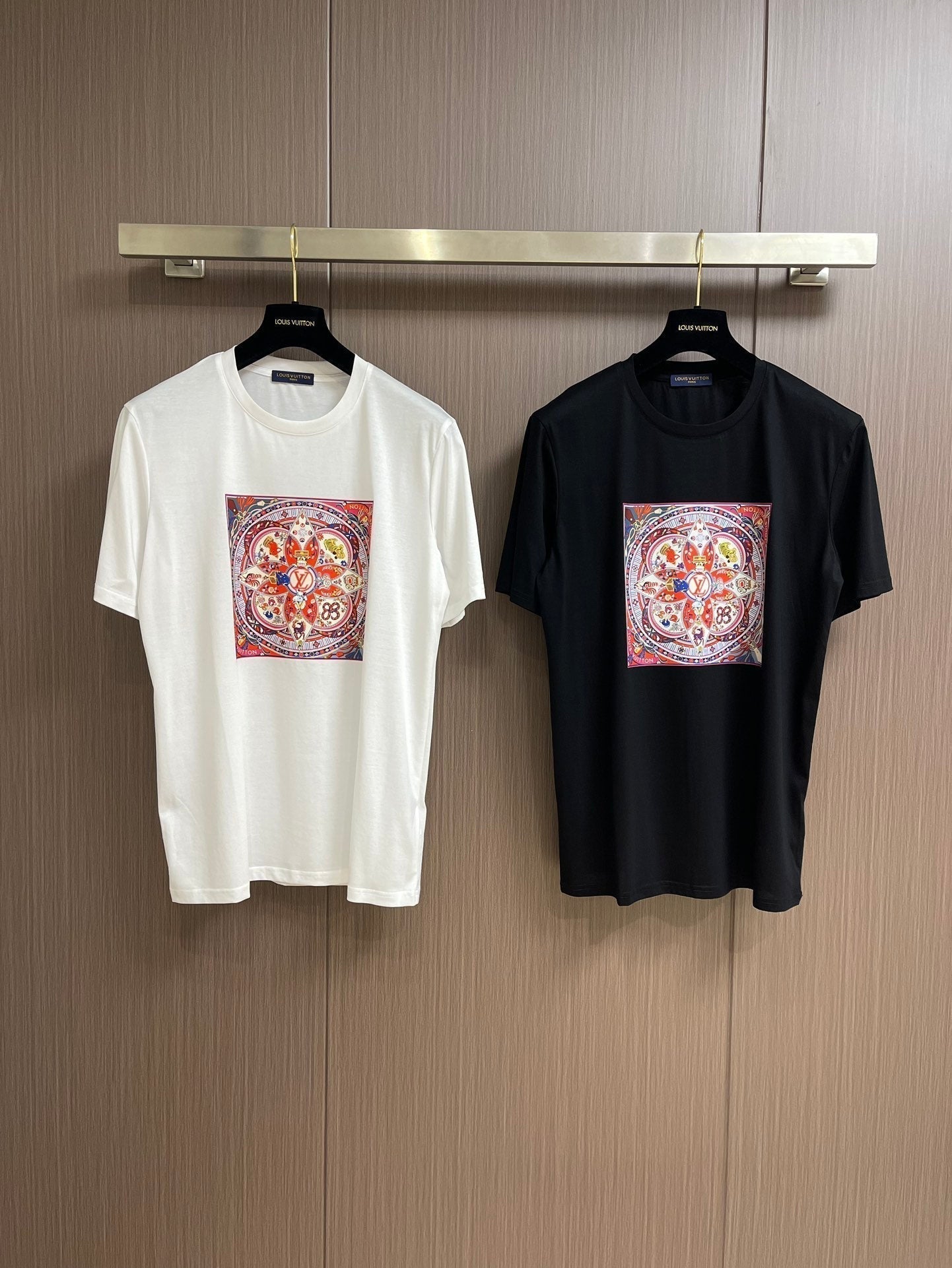 🔥 🔥24FW NOUVEAU T-shirt L Sanhua avec élément de design emblématique