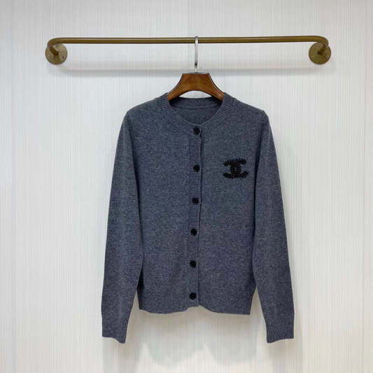 Double logo knitted soft cardigan
