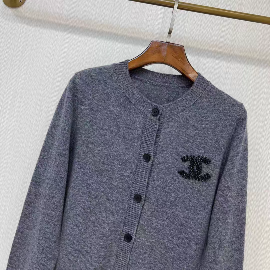 Cardigan doux en tricot avec logo Double C