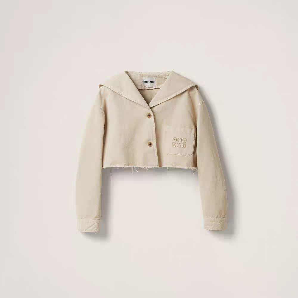 Neue Jeansjacke mit kurzem, marineblauem Kragen