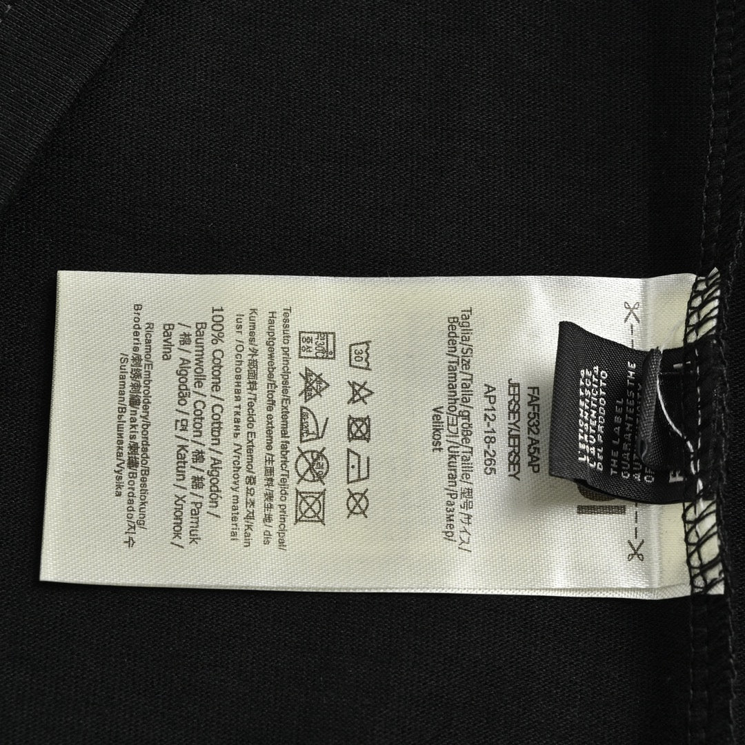 Kurze Ärmel mit kleinem Bären-Print 