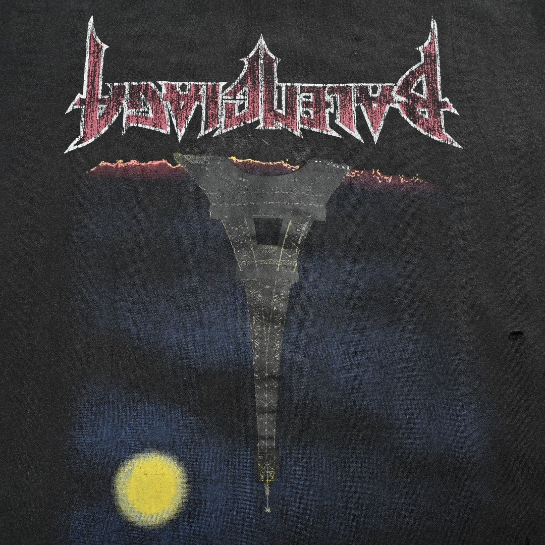 Iron Tower – Beschädigte, gewaschene Kurzarm-Letterprints 