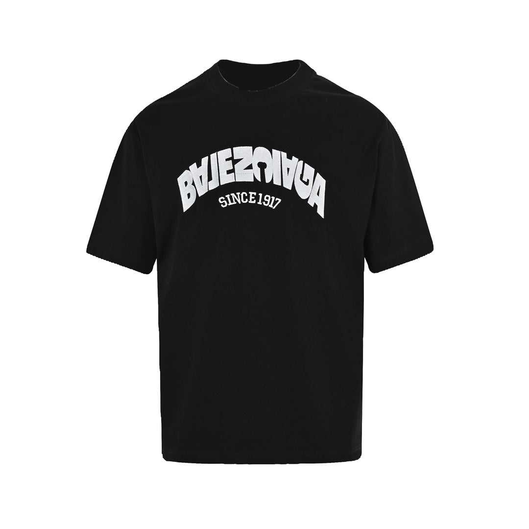 Kurzarm mit umgekehrter Schriftzugstickerei 