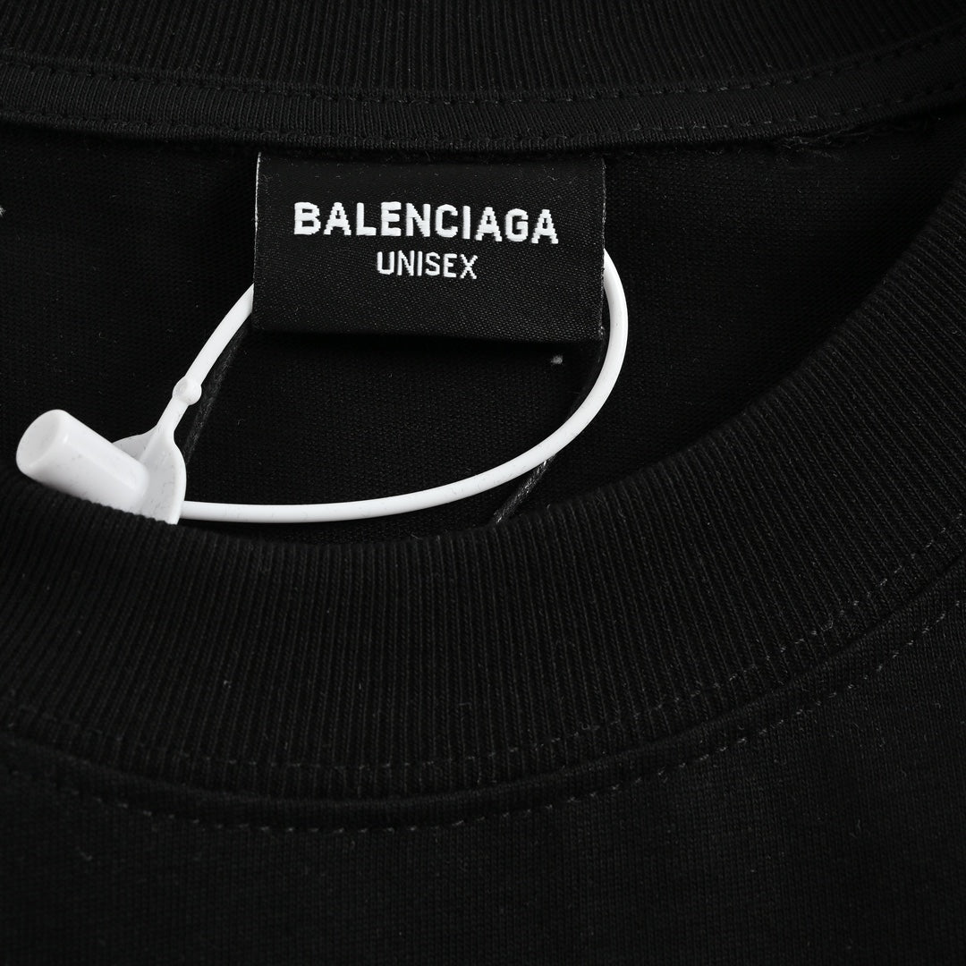 Kurzarm mit umgekehrter Schriftzugstickerei 