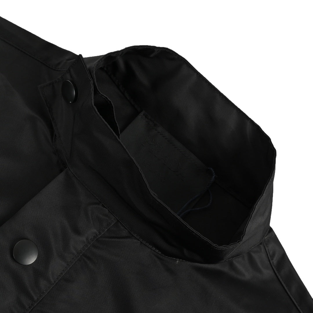 Hemdjacke aus Nylon mit Dreieckslogo