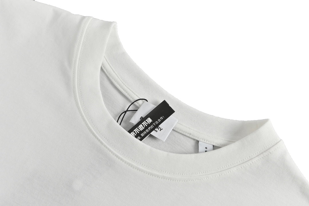 Hellbraunes Kurzarmshirt mit TB-Graffiti-Logo-Aufdruck