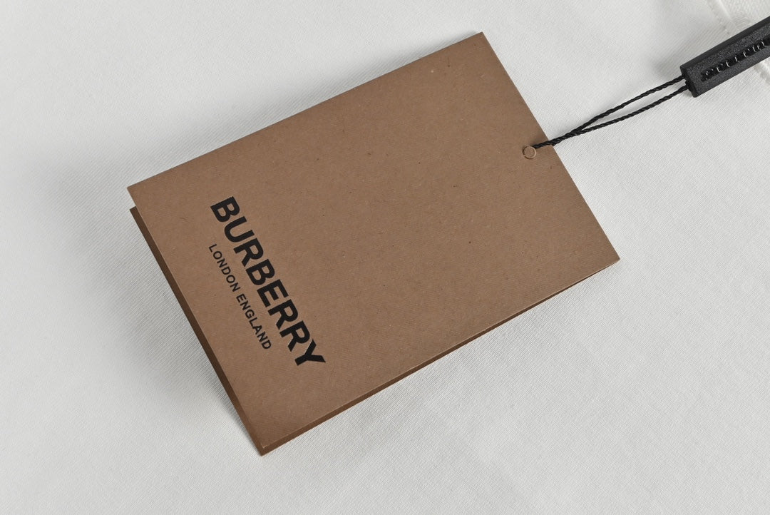 Hellbraunes Kurzarmshirt mit TB-Graffiti-Logo-Aufdruck