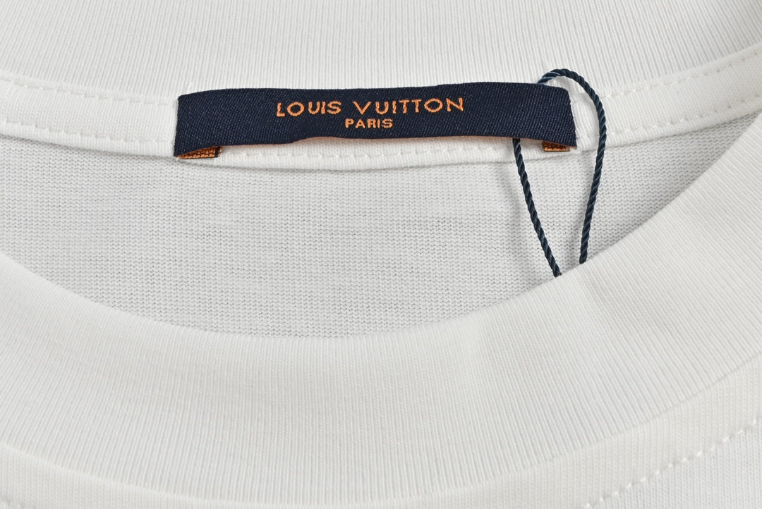 Kurze Ärmel mit Strukturbuchstabenstickerei 