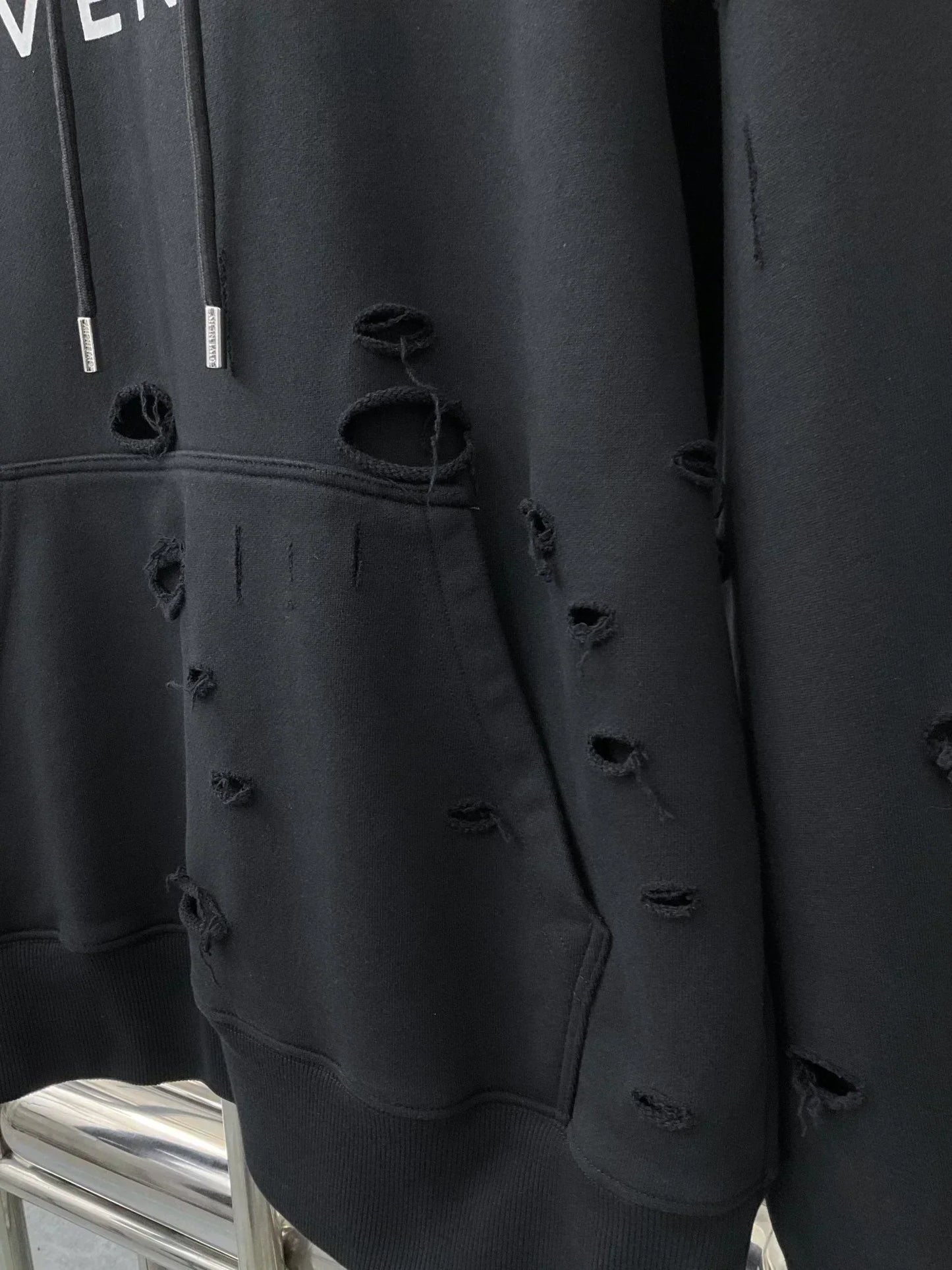 Sweatshirt mit Buchstaben im Raglan-Stil